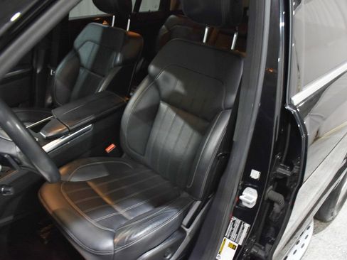 Used 2016 Mercedes-Benz GL 450 4MATIC image 11