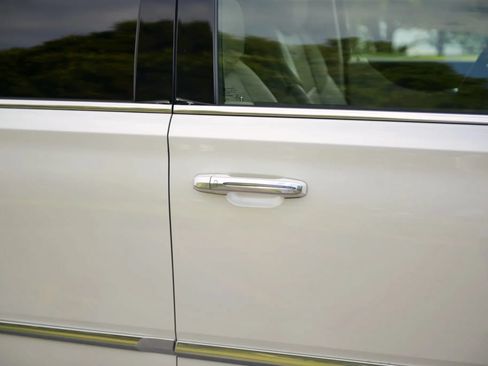 Used 2015 Cadillac Escalade Premium AWD/4WD image 36
