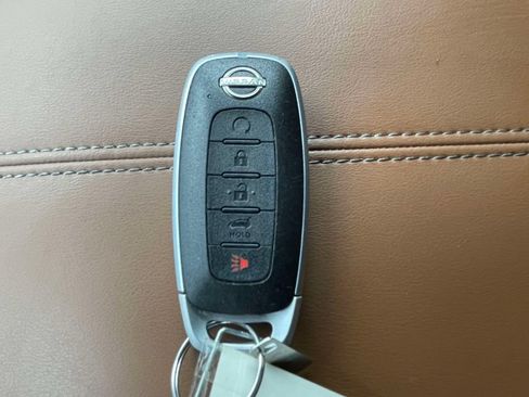 Used 2025 Nissan Pathfinder Platinum AWD/4WD image 34