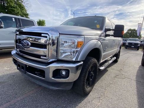 Used 2011 Ford F250 Lariat w/ Lariat Interior Pkg image 3