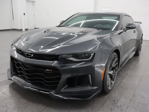 Used 2017 Chevrolet Camaro ZL1 RWD image 7