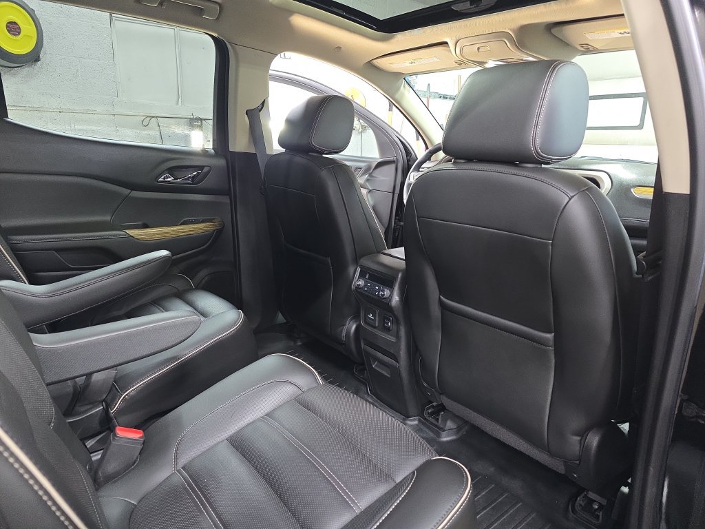 Used 2017 GMC Acadia Denali w/ Technology Package AWD/4WD image 11