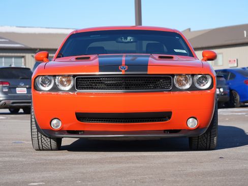 Used 2009 Dodge Challenger SRT8 w/ SRT Option Group II image 8