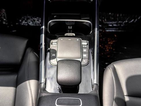Used 2022 Mercedes-Benz GLA 250 4MATIC image 18