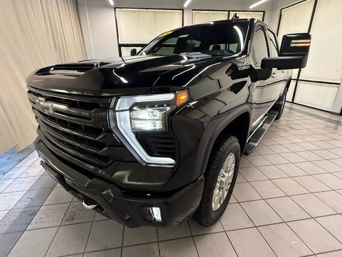 Certified 2024 Chevrolet Silverado 2500 High Country AWD/4WD image 10