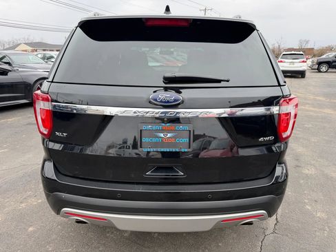 Used 2017 Ford Explorer XLT w/ Equipment Group 202A image 4