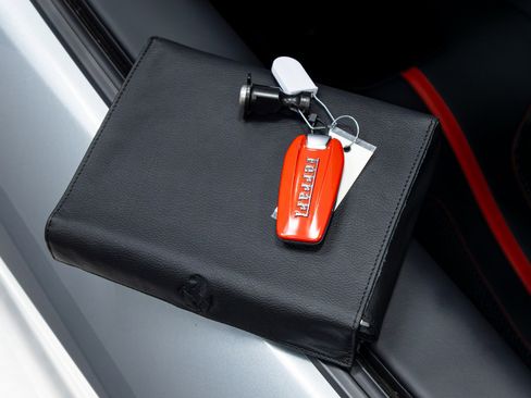 Used 2018 Ferrari 812 Superfast RWD image 77