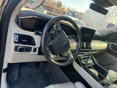 Used 2019 Lincoln Navigator Reserve image 20