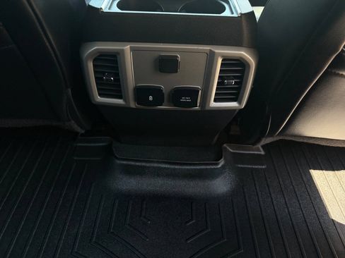 Used 2019 Ford F250 Lariat w/ Lariat Value Package AWD/4WD image 25