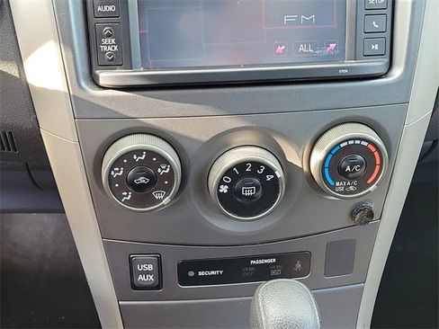 Used 2013 Toyota Corolla S image 26