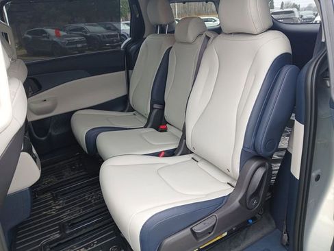 New 2026 Kia Carnival EX image 22