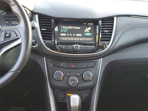 Used 2017 Chevrolet Trax LT w/ Driver Confidence Package image 12