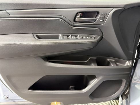 Used 2023 Honda Odyssey Sport image 11