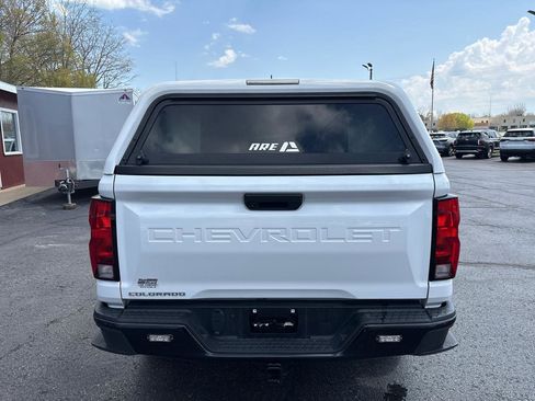 Used 2024 Chevrolet Colorado W/T AWD/4WD image 4