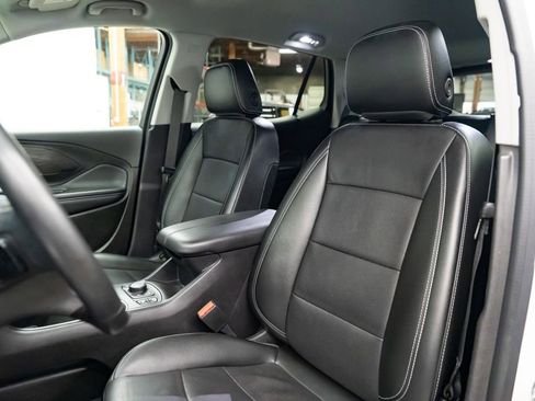 Used 2024 GMC Terrain SLT image 21