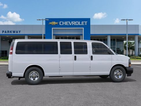 New 2026 Chevrolet Express 3500 LS RWD image 5