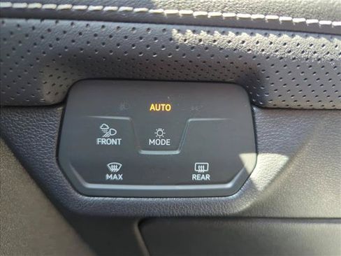 Used 2026 Volkswagen Atlas SE FWD image 20
