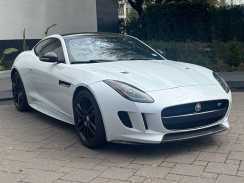 Used 2016 Jaguar F-TYPE R image 7