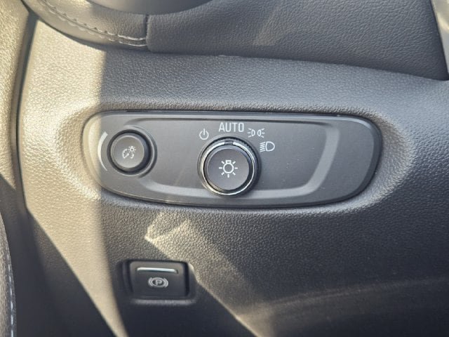 Used 2025 Chevrolet Blazer LT FWD image 22