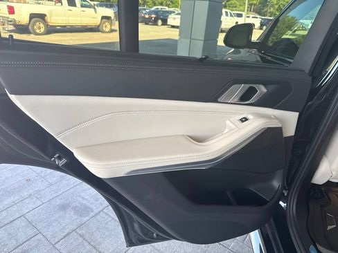 Used 2022 BMW X5 sDrive40i w/ M Sport Package RWD image 42