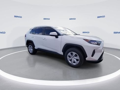 Used 2022 Toyota RAV4 LE image 2