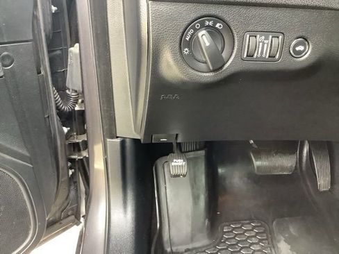 Used 2020 Dodge Charger SXT w/ Leather Interior Group RWD image 26