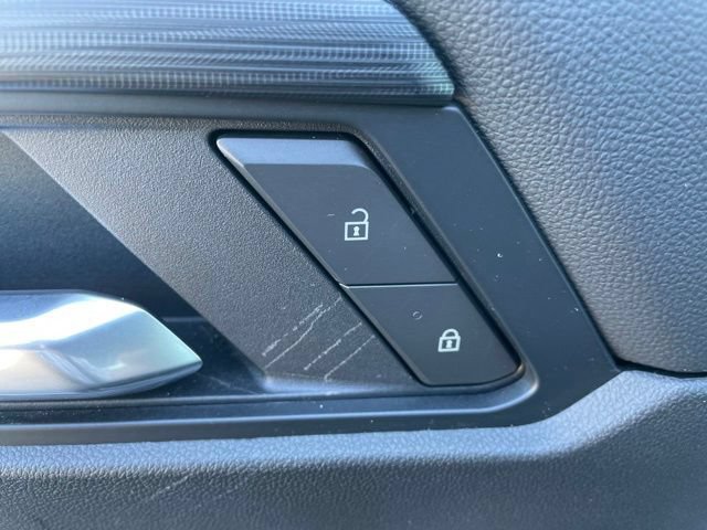 Used 2026 GMC Acadia Elevation w/ Elevation Premium Package FWD image 13