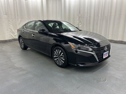 Used 2023 Nissan Altima 2.5 SV