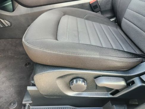 Used 2022 Ford Edge SE image 23