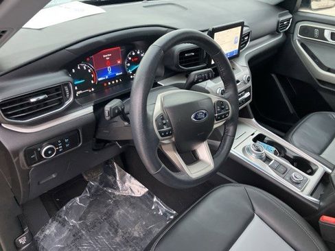 Used 2023 Ford Explorer XLT w/ Equipment Group 202A image 14