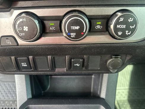 Used 2022 Toyota Tacoma SR5 RWD image 14