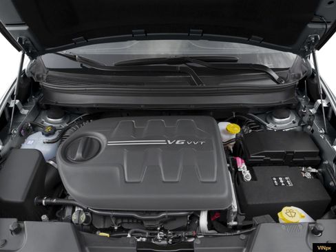 Used 2015 Jeep Cherokee Latitude w/ Comfort/Convenience Group image 11