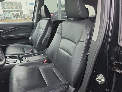 Used 2017 Honda Pilot Touring image 2