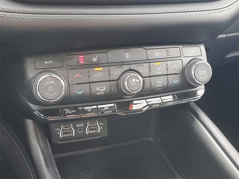 Used 2021 Dodge Durango GT image 24