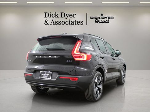 New 2026 Volvo XC40 B5 Core w/ Protection Package Premier AWD/4WD image 9