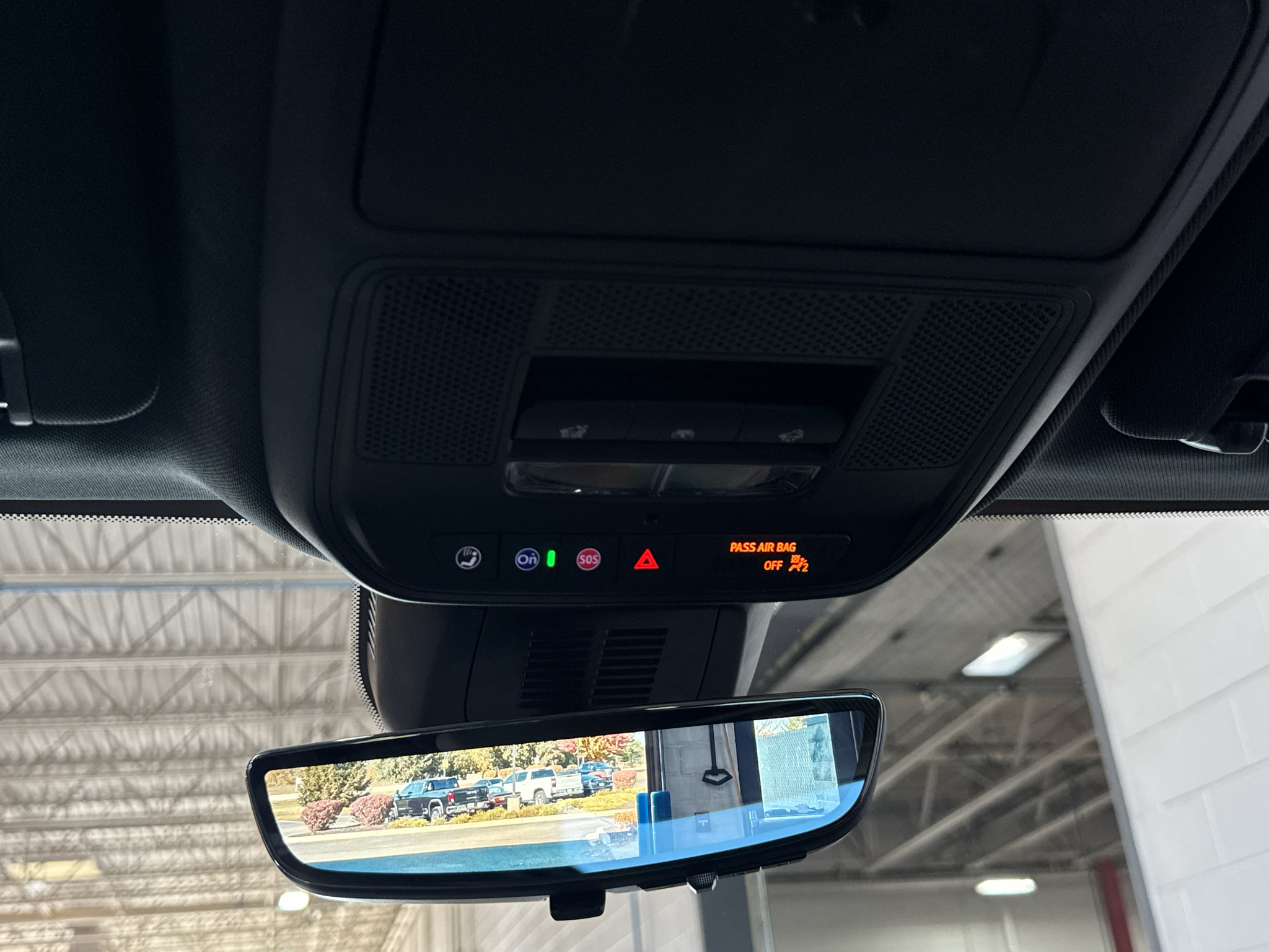 Used 2025 Chevrolet Equinox LT w/ Convenience Package II FWD image 34