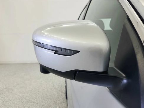Used 2022 Nissan Rogue Sport SL AWD/4WD image 19