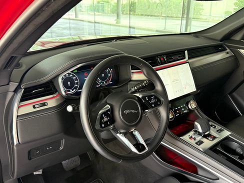 Used 2025 Jaguar F-PACE R-Dynamic S AWD/4WD image 3