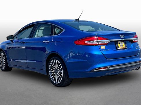 Used 2017 Ford Fusion SE w/ Fusion SE Technology Package FWD image 10