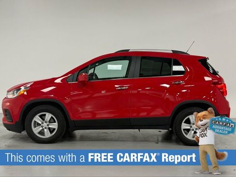 Used 2020 Chevrolet Trax LT w/ LT Convenience Package image 2