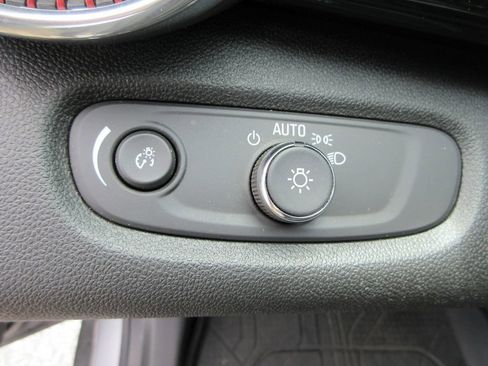 Certified 2025 Chevrolet Trax RS w/ Driver Confidence Package FWD image 24