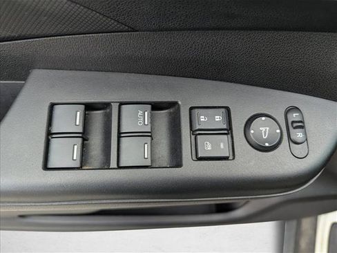 Used 2015 Honda CR-V LX image 10