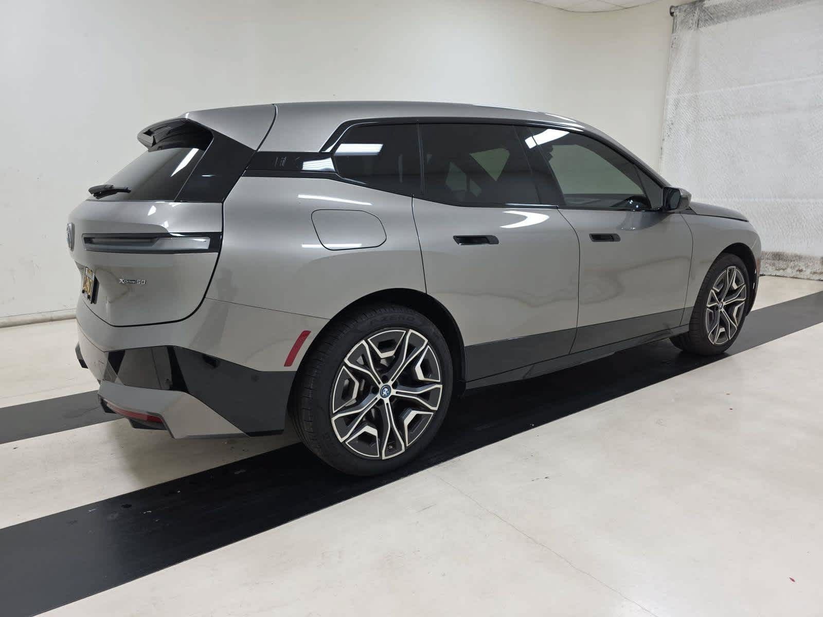 Used 2024 BMW iX xDrive50 w/ Sport Package AWD/4WD image 3