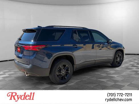 Used 2023 Chevrolet Traverse LT w/ Midnight/Sport Edition AWD/4WD image 3