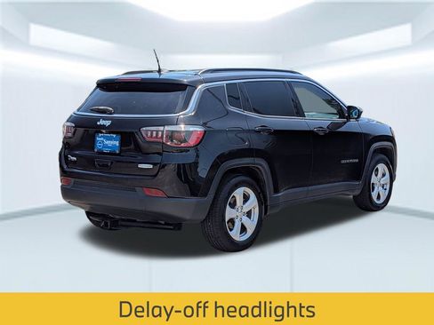 Used 2019 Jeep Compass Latitude FWD image 7