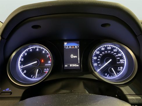 Used 2018 Toyota Camry LE image 15