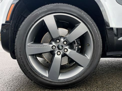 Used 2023 Land Rover Defender 110 image 55