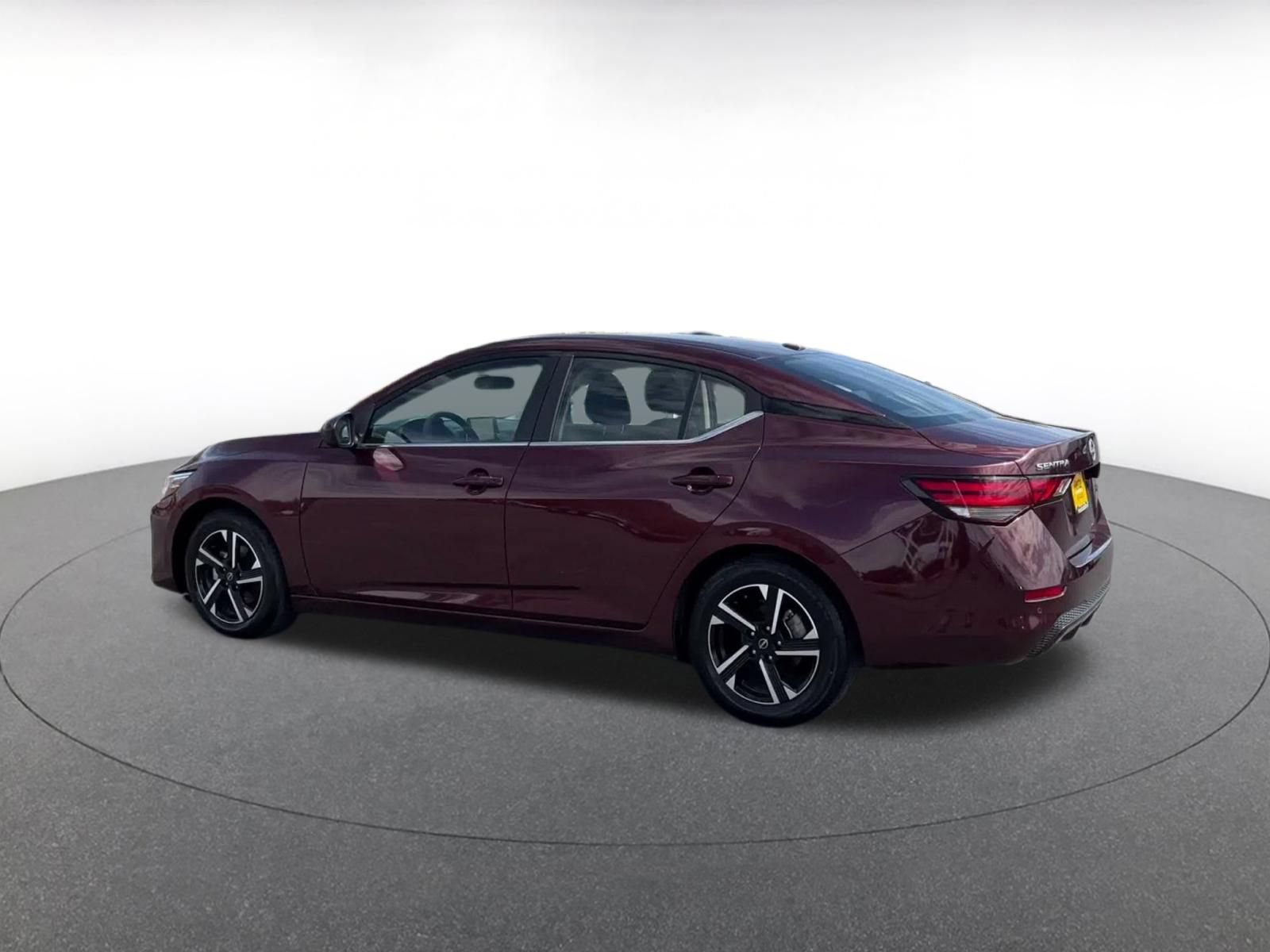 Used 2025 Nissan Sentra SV FWD image 9