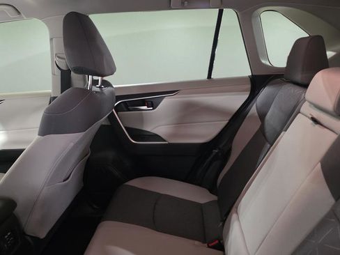 Used 2020 Toyota RAV4 XLE image 14