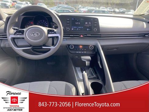 Used 2023 Hyundai Elantra SEL image 9